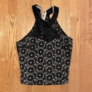 Cropped floral lace crochet top size M